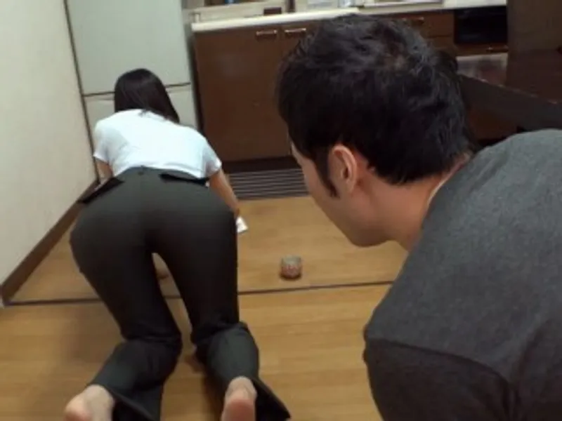 Mẹ người vợ khiêu gợi và cthằng nhỏ rể dâm