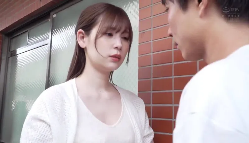 Gã chồng tẻ nhạt, vợ yêu nhận ra cậu thanh niên nhà kề bên tốt hơn